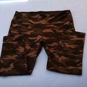 Marika Black Camo cropped leggings